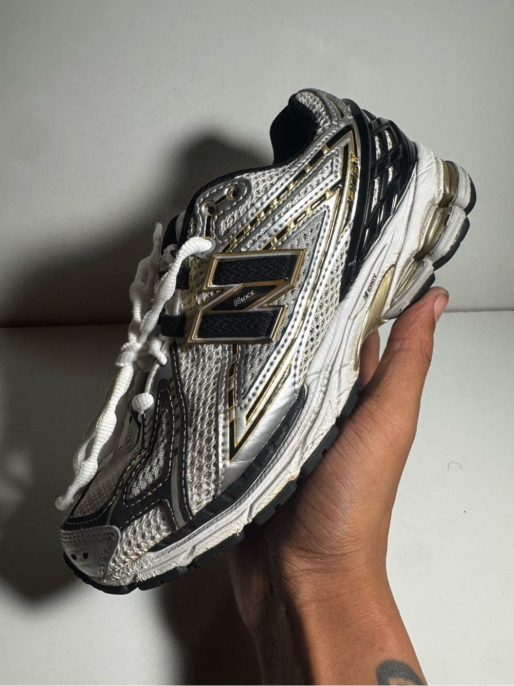 New Balance 1906R White Metallic Gold Women’s Size 6